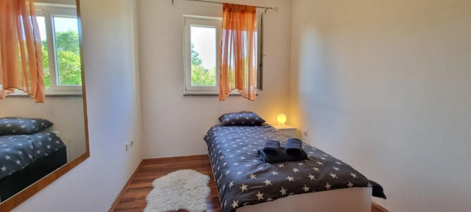 Holiday Home Ron - Spacious Garden Pula