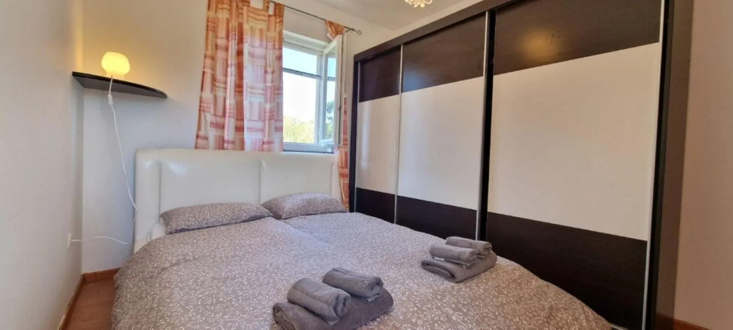 Holiday Home Ron - Spacious Garden Pula 0*,