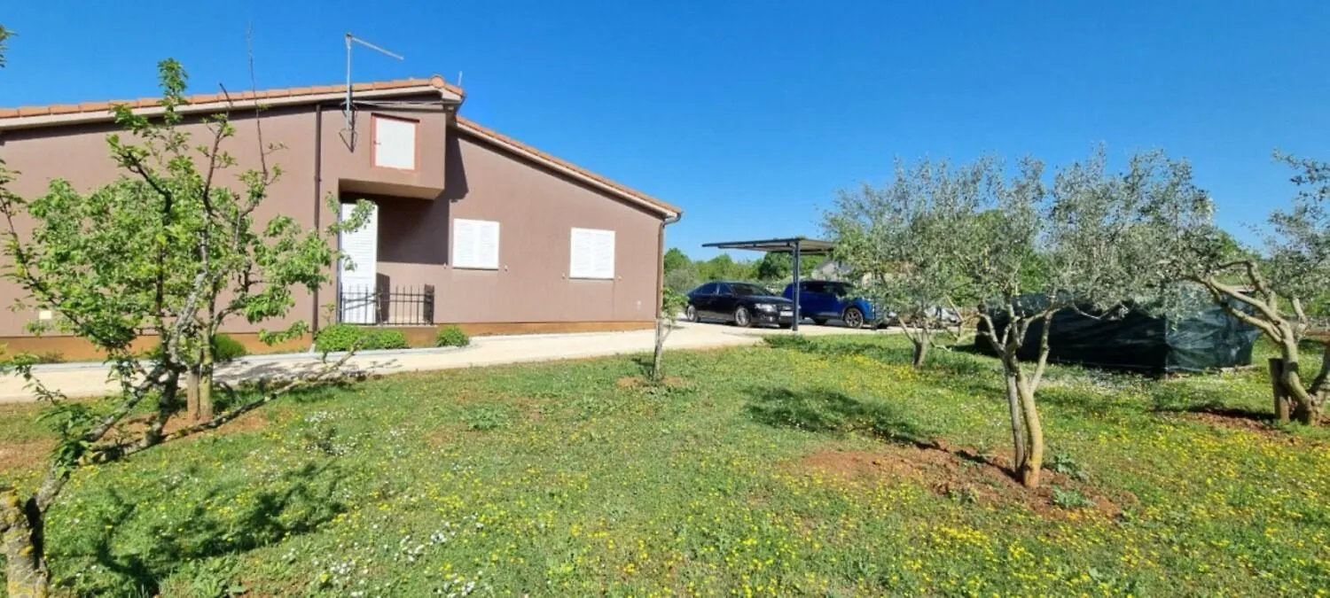 Holiday Home Ron - Spacious Garden Pula