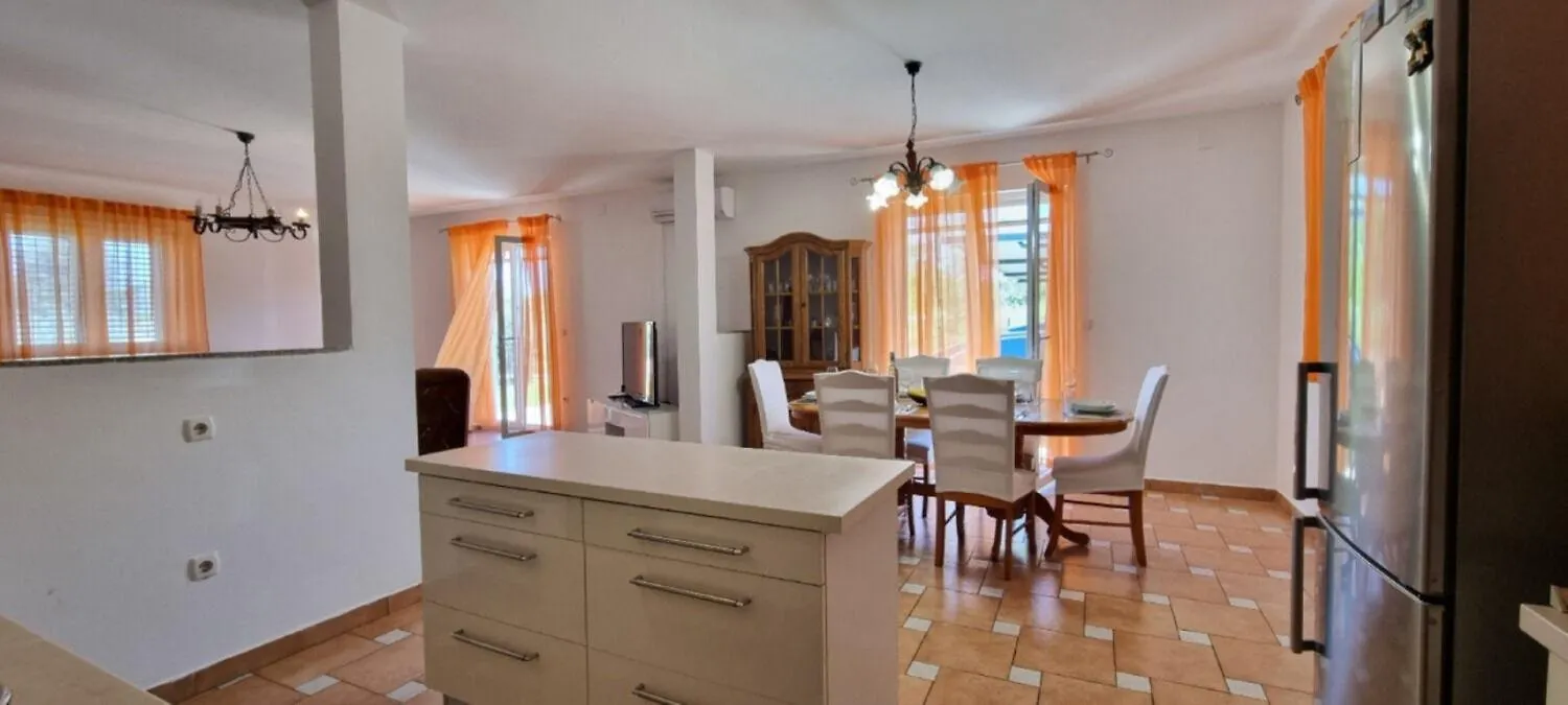 Holiday Home Ron - Spacious Garden Pula Croatia